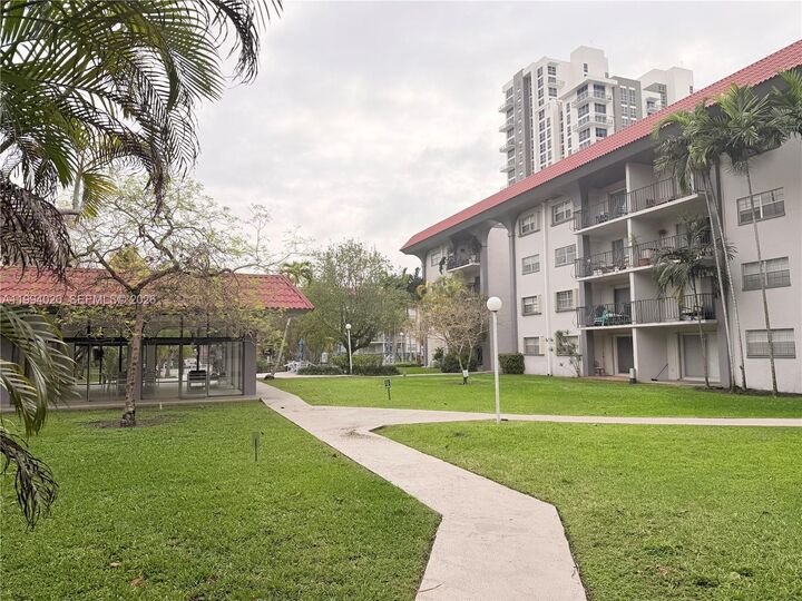 Property Photo:  8101 SW 72nd Ave 403W  FL 33143 