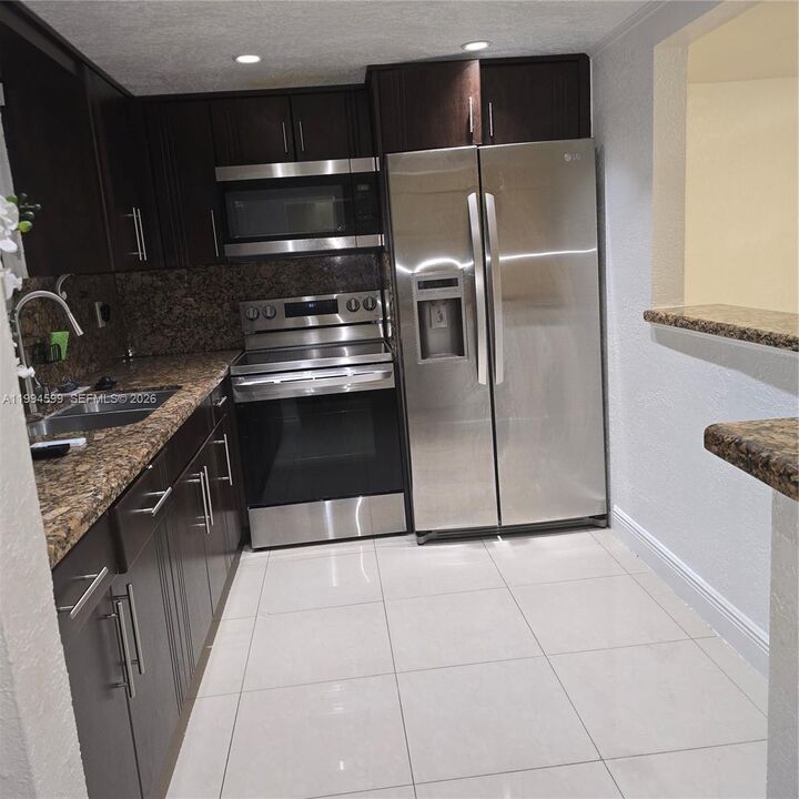 Property Photo: 9371 Fontainebleau Blvd I235 FL 33172