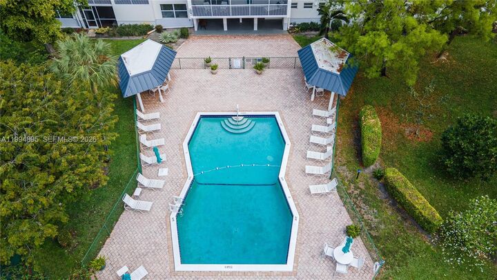 Property Photo: 4025 N Federal Hwy 226C FL 33308