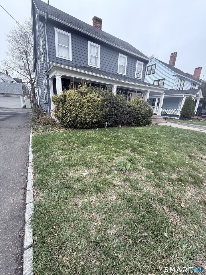 Property Photo:  111 Elmwood Place  CT 06605 