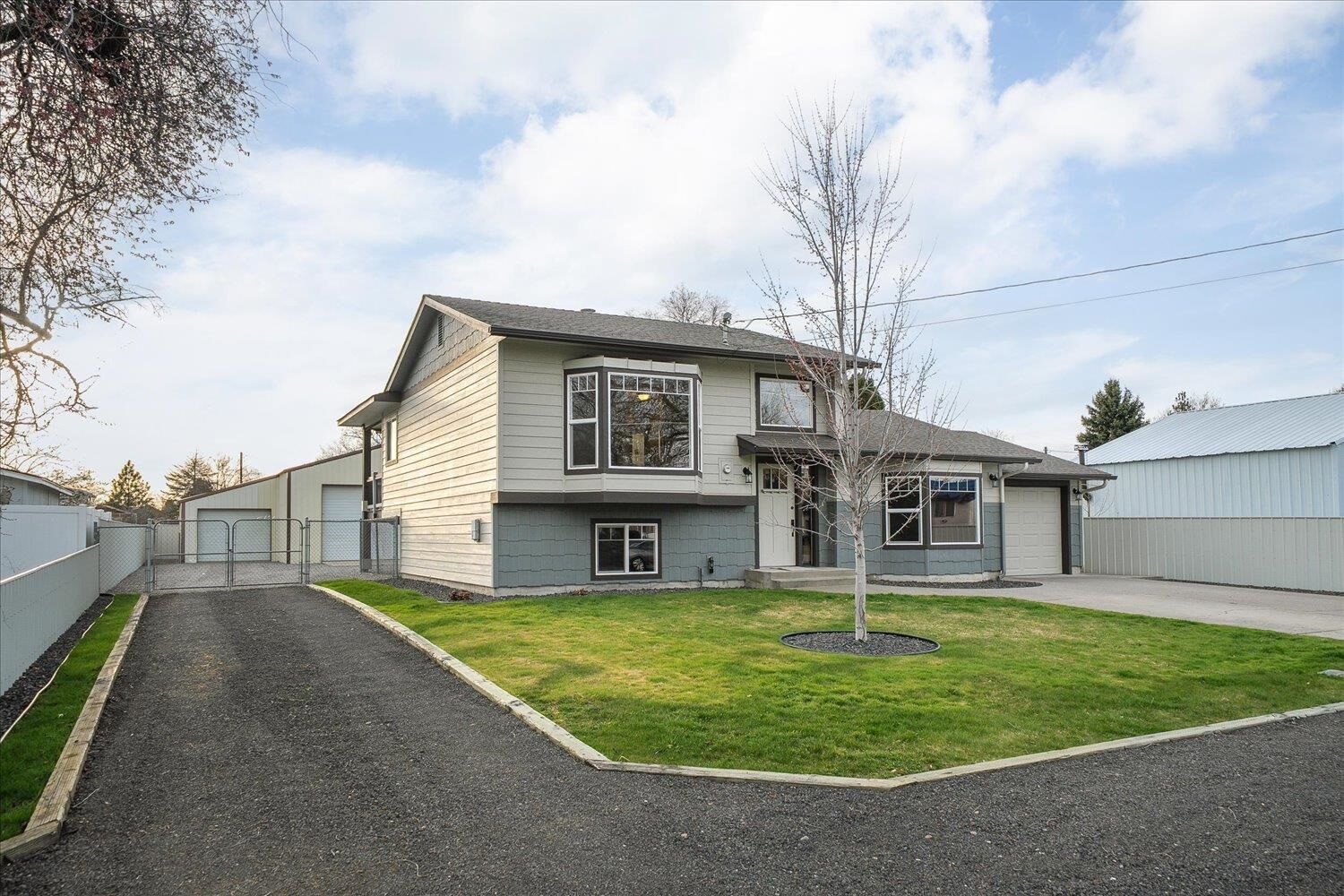 Property Photo: 1214 S Progress Rd WA 99037