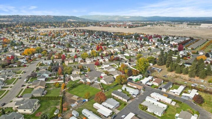 Property Photo: 7303 N Crestline St 32 WA 99217