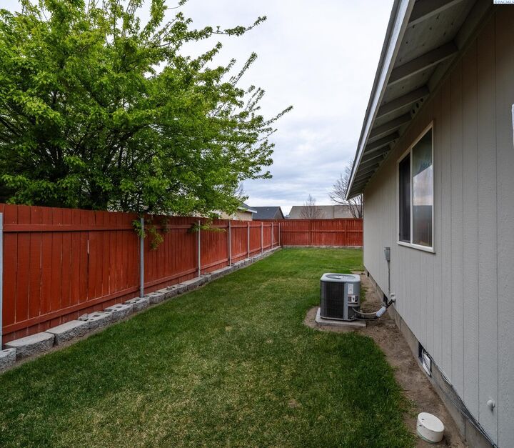 Property Photo: 7607 Vendovi WA 99301