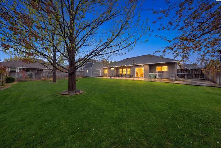 Property Photo:  408 Liberty Lane  WA 99352 