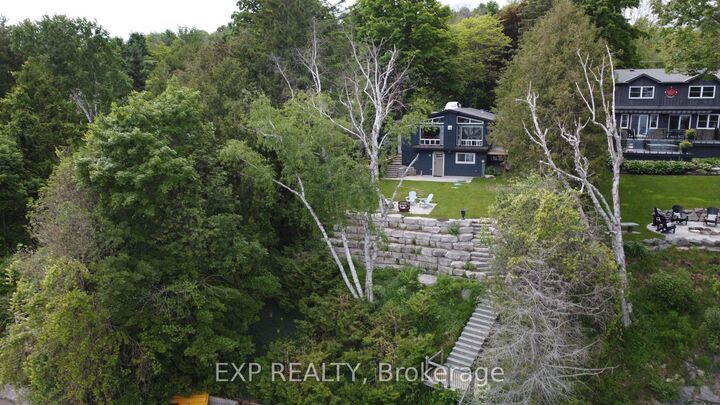 Property Photo: 2295 Lakeshore Road E ON L0L 1T0