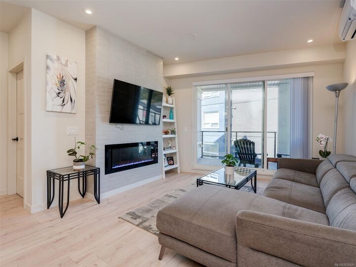 Property Photo: 958 Pharoah Mews #406 BC V9B 7A1