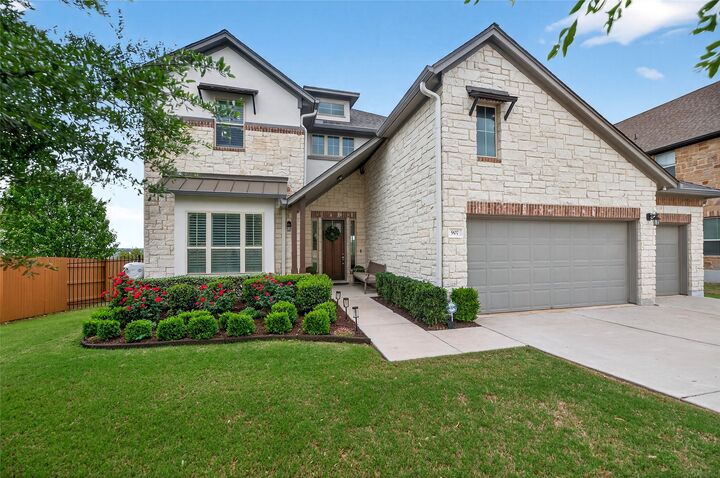 Property Photo: 907 Valley View Drive TX 78641