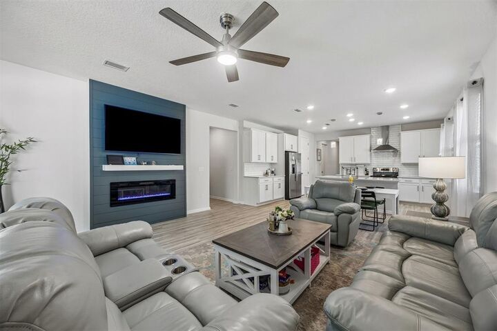 Property Photo: 95638 Woodbridge Parkway FL 32034