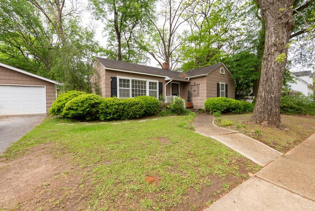 Property Photo:  122 E Glessner Street  GA 31709 