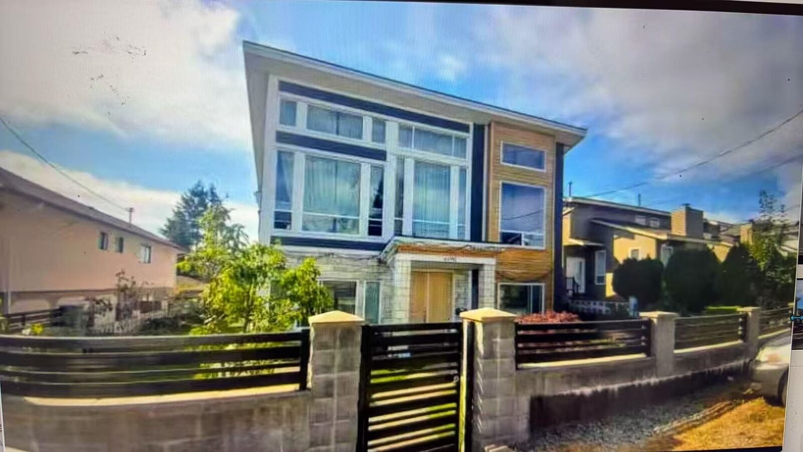 Property Photo:  6190 Clinton St. Ground Level  BC V5J 2M7 