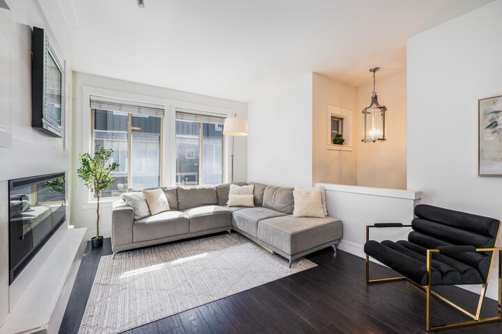 Property Photo:  3266 147 Street 8  BC V4P 1Z8 