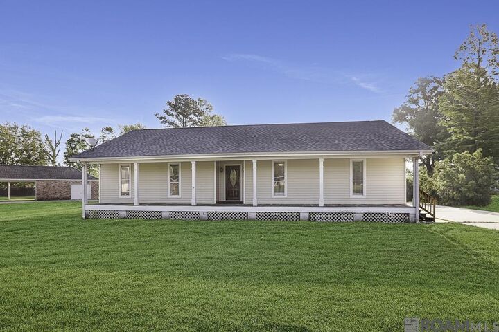 Property Photo:  10326 Maranatha Acres  LA 70774 