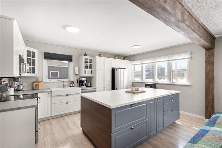 Property Photo:  313 Drury Avenue  MB R2V 4T3 