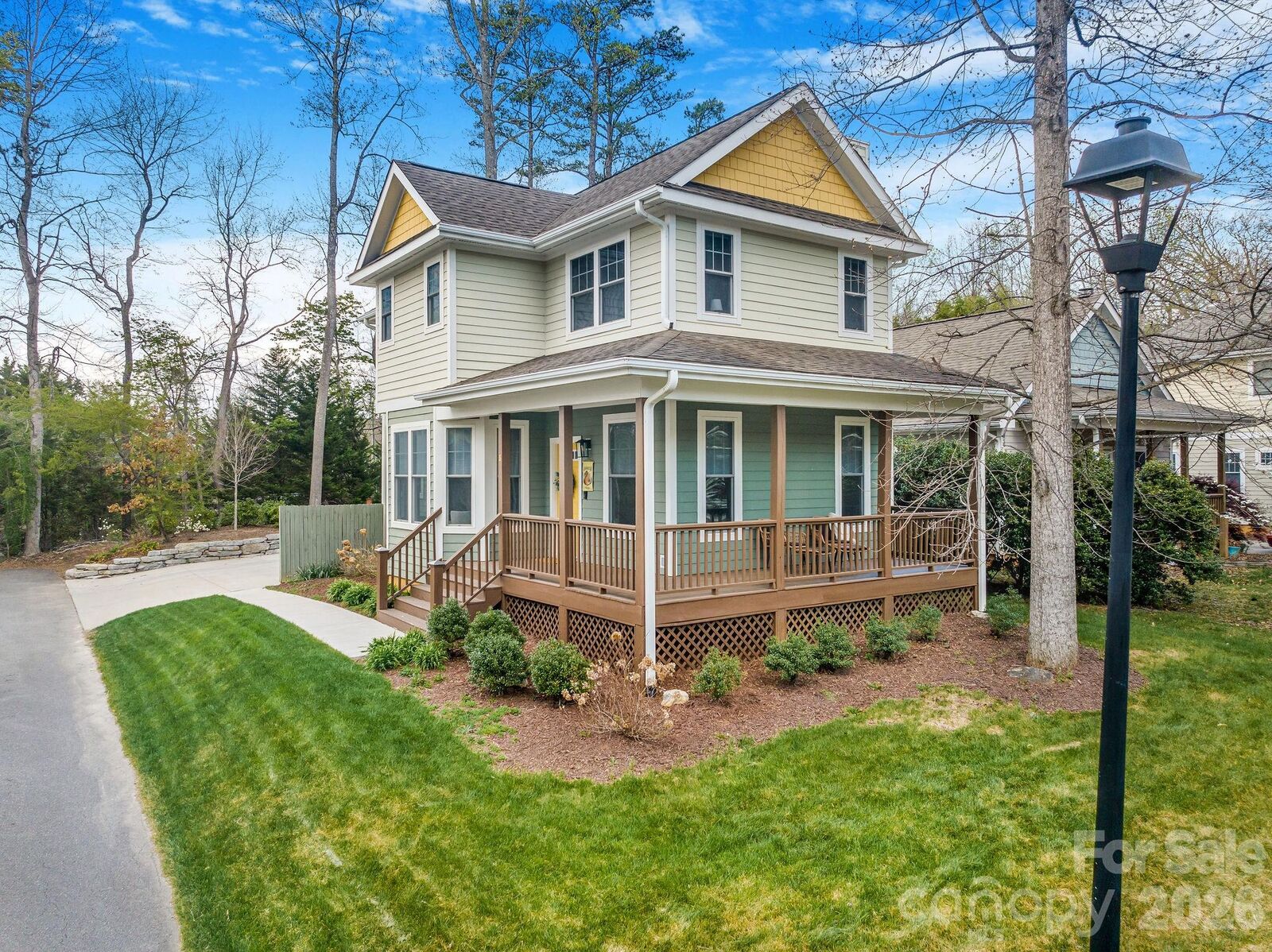 Property Photo:  8 Lamar Avenue  NC 28803 