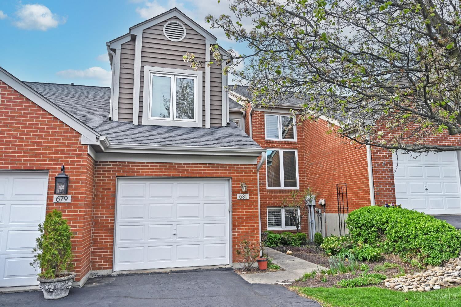 Property Photo:  681 Totten Way  OH 45226 