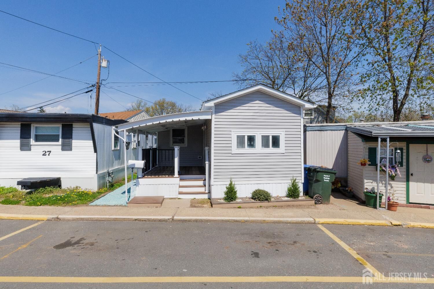 Property Photo:  29 Freddie Avenue  NJ 07001 