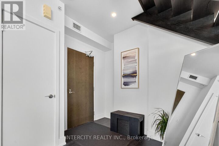 Property Photo: 2910 Highway 7 Road ON L4K 0H8