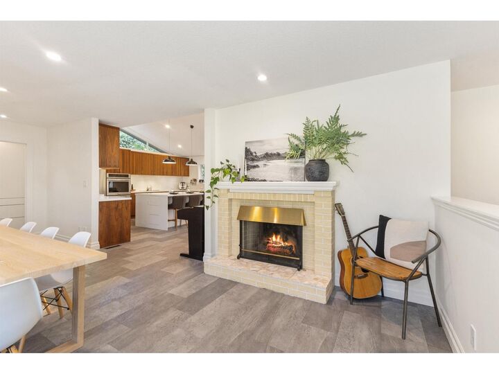 Property Photo: 34258 Redwood Avenue BC V2S 2T7