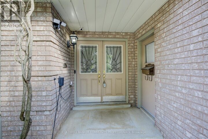 Property Photo:  466 Dicenzo Drive  ON L9B 2C4 
