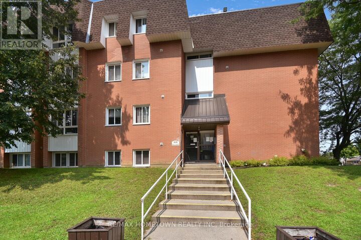Property Photo: 810 Kyle Court G6 ON K6V 6H6