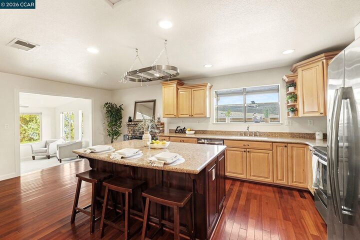 Property Photo: 837 Marie Ave CA 94553