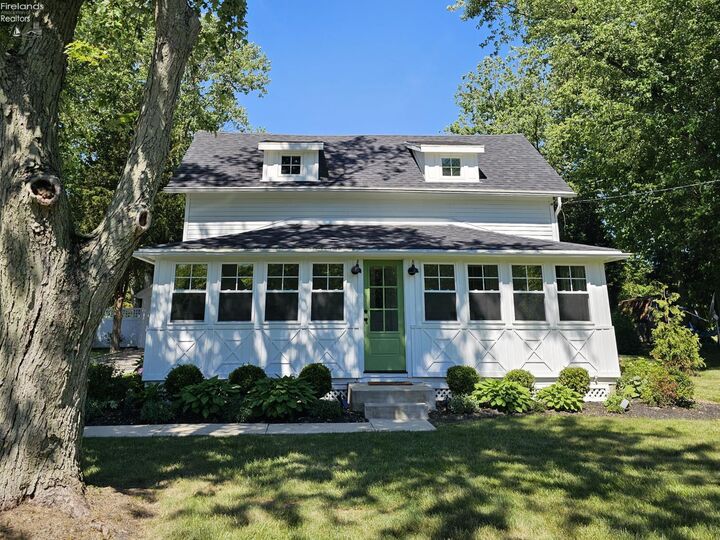 Property Photo: 321 Harbor Lane OH 43438