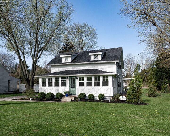 Property Photo:  321 Harbor Lane  OH 43438 