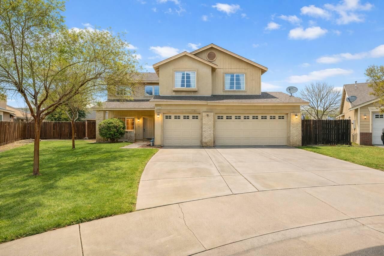 Property Photo:  3232 N Zion Circle  CA 93230 