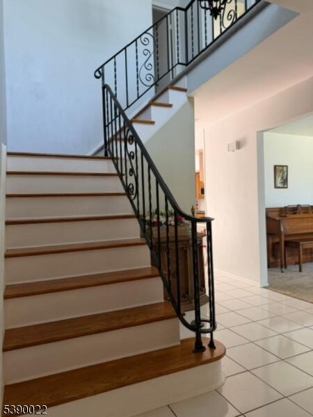 Property Photo:  4 Parkview Dr  NJ 07876 