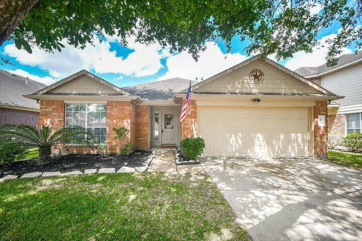 Property Photo:  1910 Plum  Creek Lane  TX 77489 