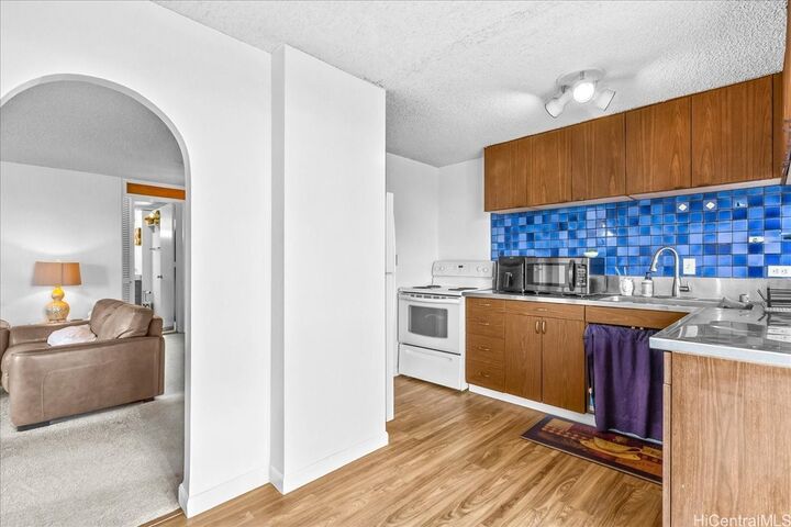 Property Photo: 1325 Wilder Avenue 5 Makai HI 96822