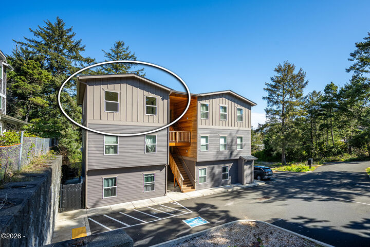 Property Photo:  2950 SW Coho Street 6  OR 97365 