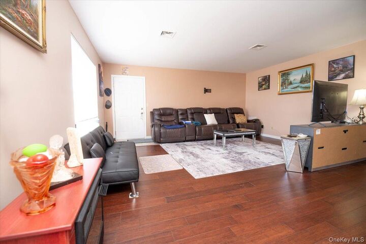 Property Photo:  6 Danica Way 7-47  NY 12754 