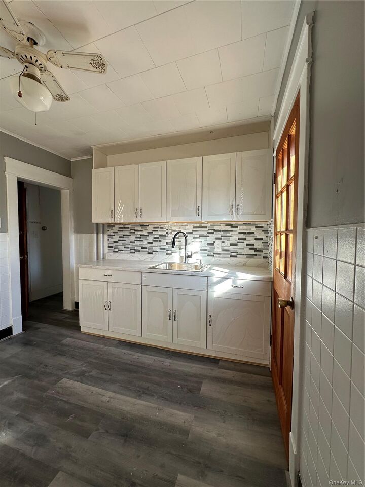Property Photo:  9 Elizabeth Street 2  NY 12771 
