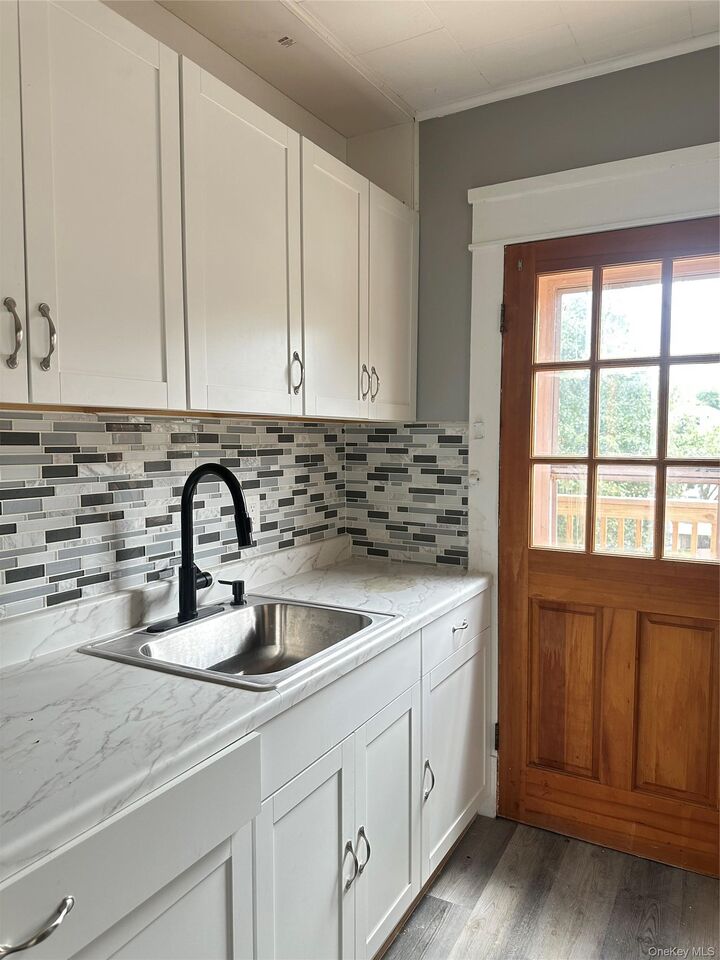 Property Photo:  9 Elizabeth Street 2  NY 12771 
