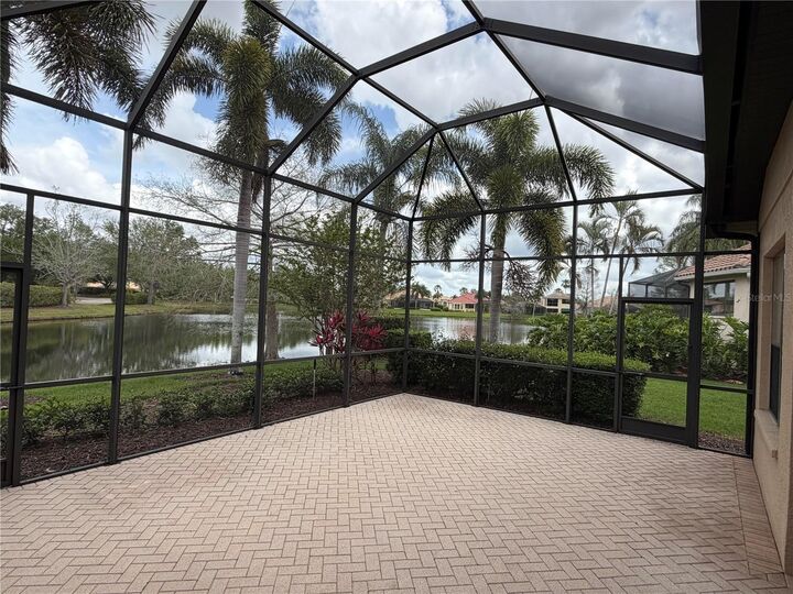 Property Photo: 7134 Whitemarsh Circle FL 34202