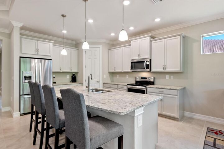 Property Photo: 520 Maraviya Boulevard FL 34275
