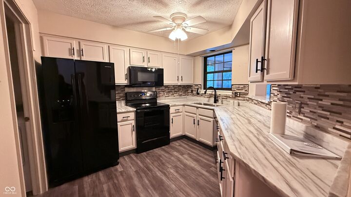 Property Photo:  172 President Court  IN 46229 