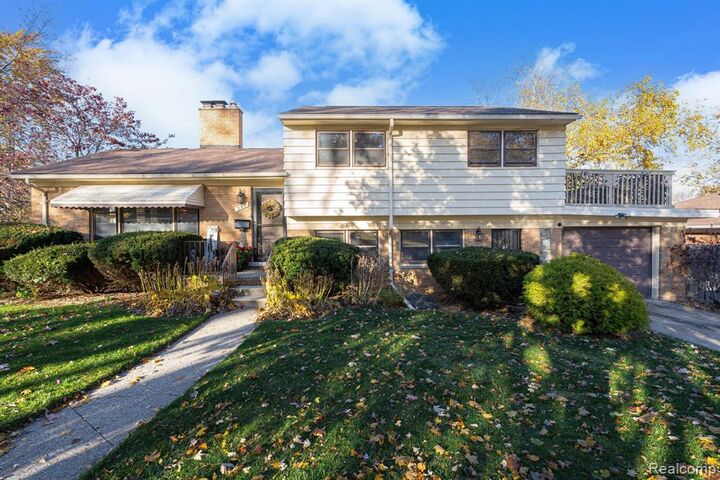 Property Photo:  392 Cambridge Drive  MI 48043 2907 