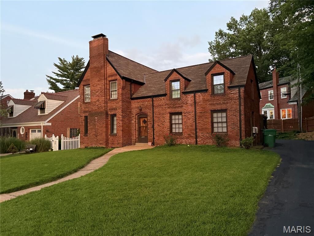 Property Photo:  7422 Warwick Drive  MO 63121 