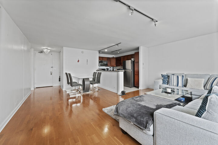 Property Photo:  655 W Irving Park Road 4408  IL 60613 