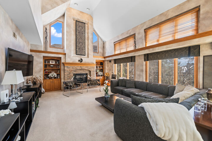 Property Photo:  1380 Prestwick  IL 60143 
