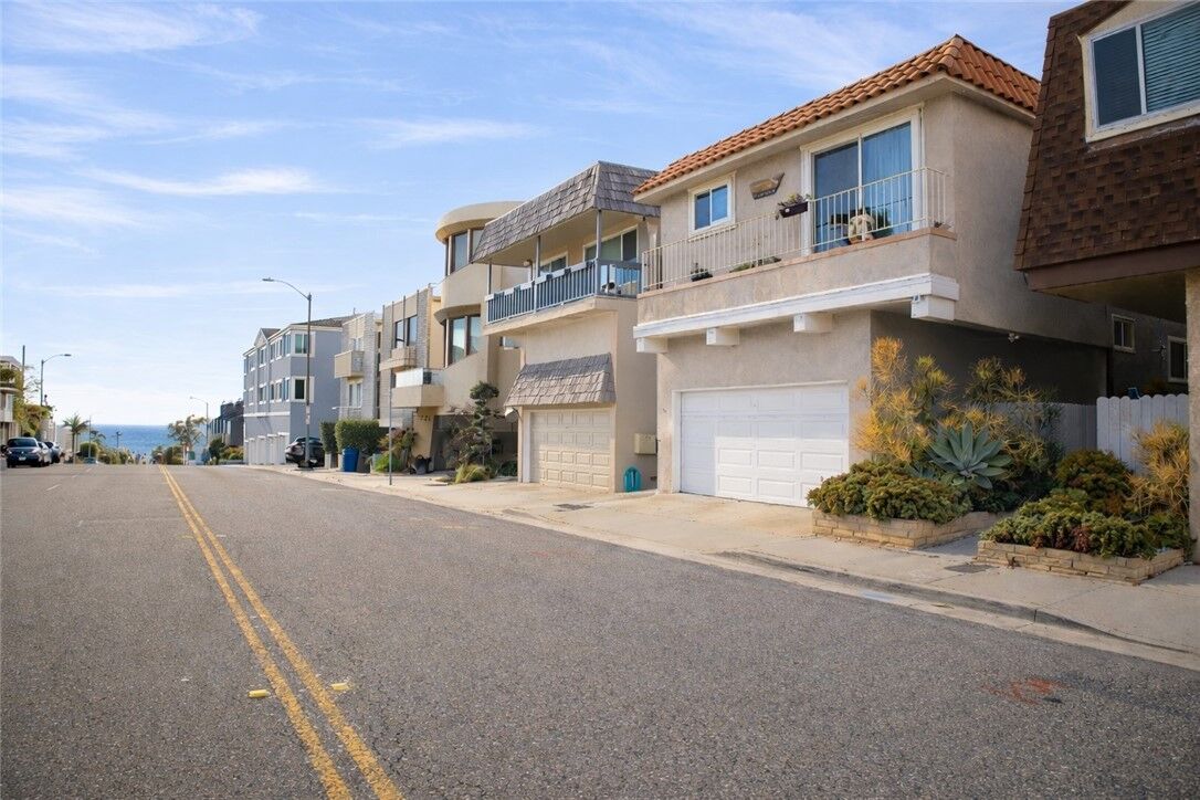 Property Photo:  733 Manhattan Beach Boulevard B  CA 90266 