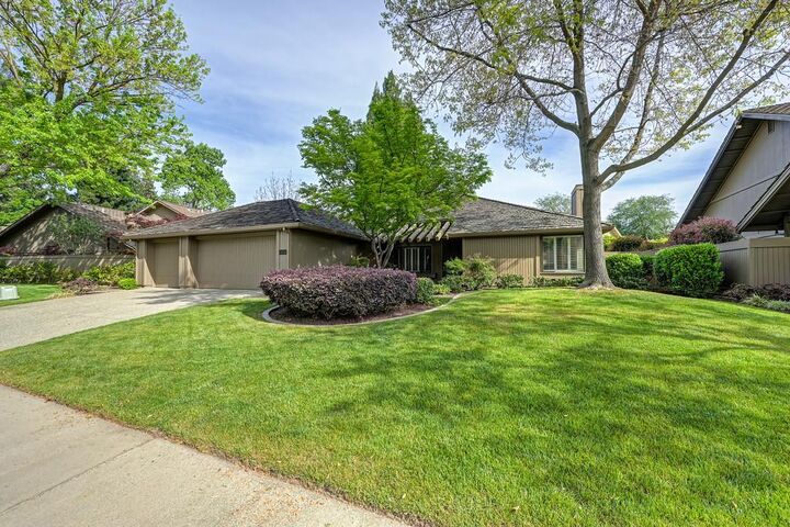 Property Photo: 11600 Forty Niner Circle CA 95670