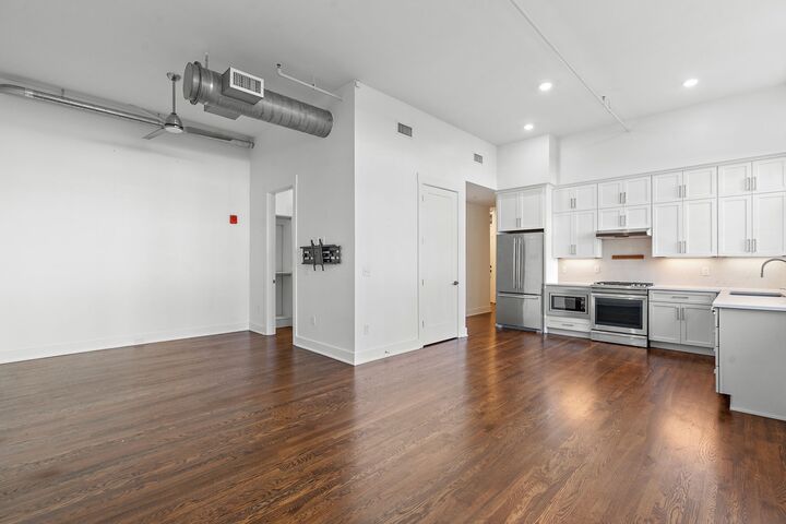 Property Photo:  601 Madison St 102  TN 37208 