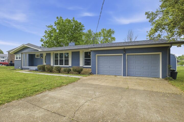 Property Photo:  110 Walnut Drive  TN 37075 