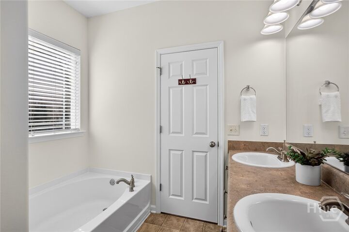 Property Photo:  190 Chapel  Lake S  GA 31419 