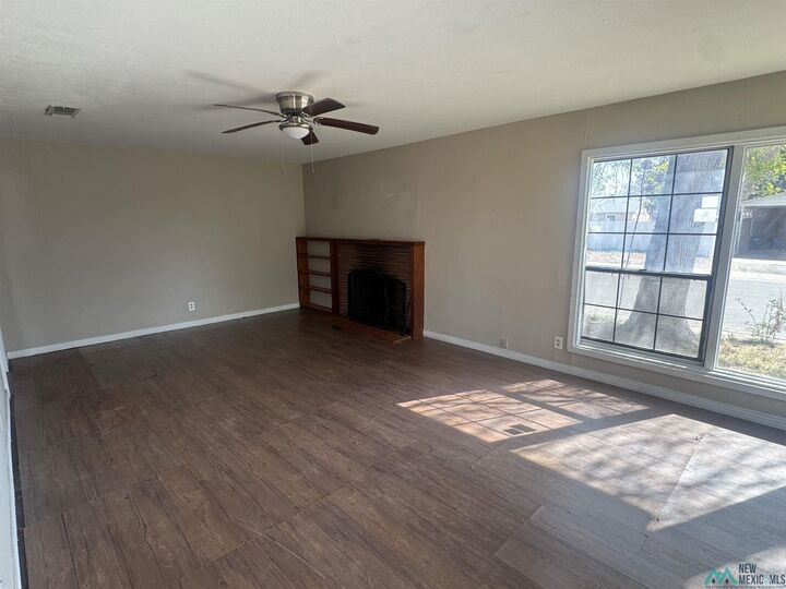 Property Photo:  902 W Runyan Avenue  NM 88210 