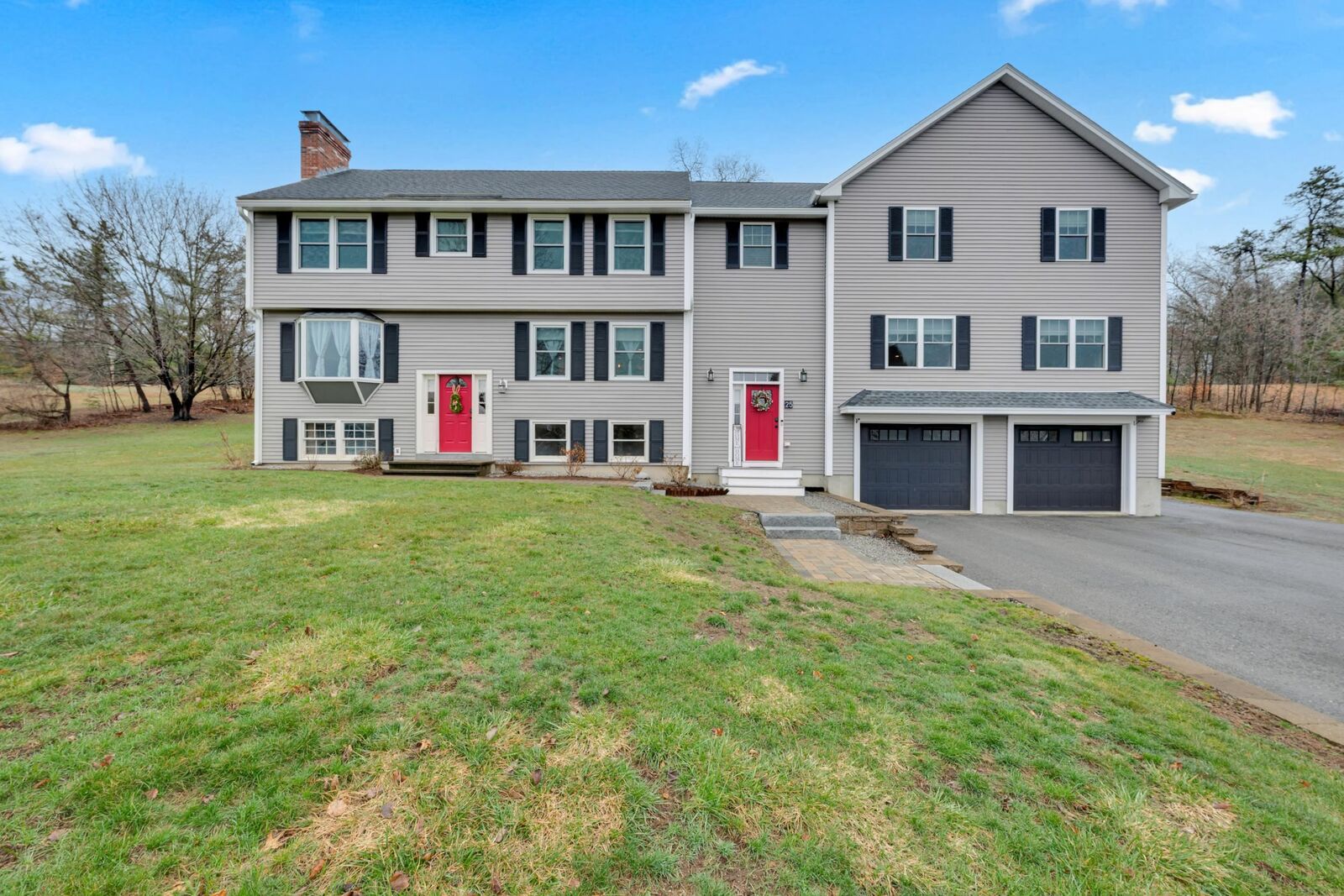 Property Photo: 25 Riverview Circle NH 03052