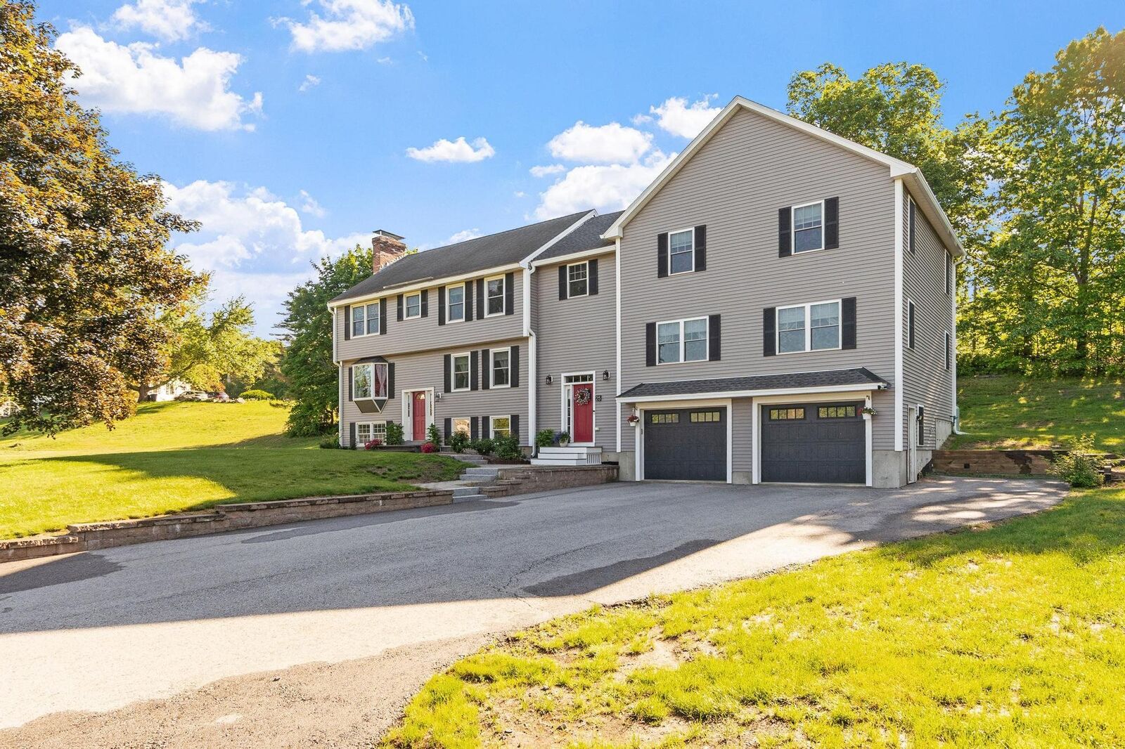 Property Photo: 25 Riverview Circle NH 03052